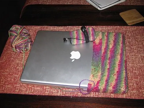 Crochet Laptop Cover pola gratis