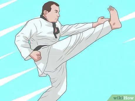 Jalankan Jump Kicks (Twio Chagi) di Taekwondo Langkah 35