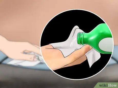 Tshem tus Ink Stain los ntawm Auto Upholstery Step 10