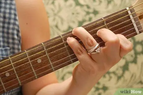 Écrire une chanson avec des accords de guitare Étape 2