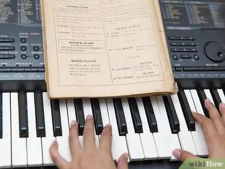 Aprenda a tocar el piano por sí mismo Paso 12