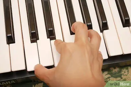 Piano parçasını tez öyrənin 7 -ci addım