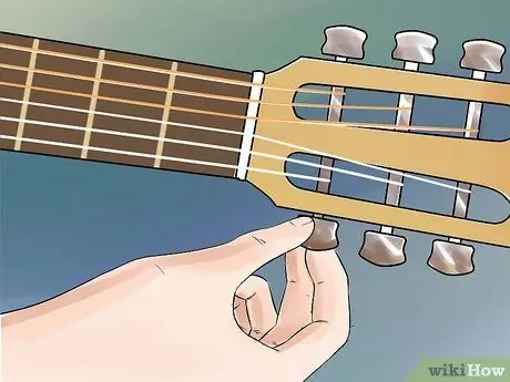 Stimmen Sie eine Gitarre ohne Stimmgerät Schritt 7