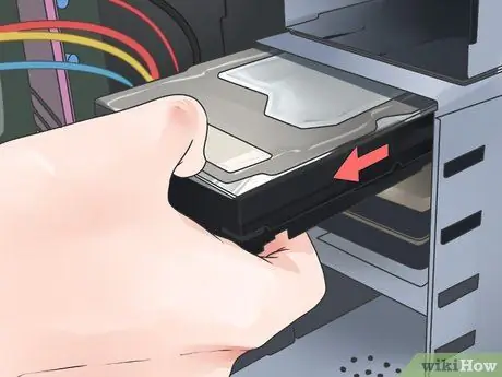 I-convert ang isang Panloob na Hard Drive sa Panlabas Sa pamamagitan ng HD Enclosure Hakbang 4