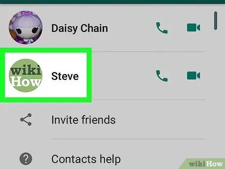 Hívás kezdeményezése a WhatsApp 11. lépésében