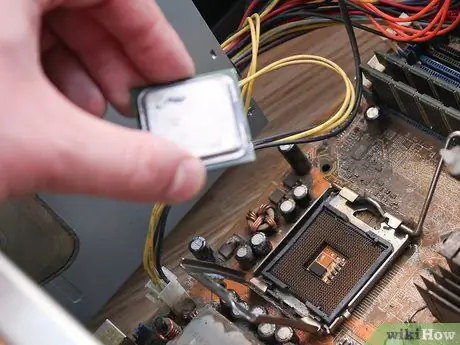 Reparar el sobrecalentamiento de la computadora causado por el disipador de calor bloqueado Paso 6