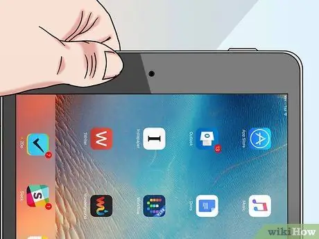 Полностью выключите iPad, шаг 1