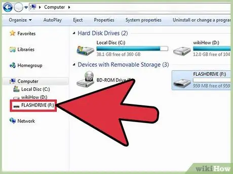 Mag-install ng isang Linux Operating System sa isang Flash Drive at I-install ang Portable