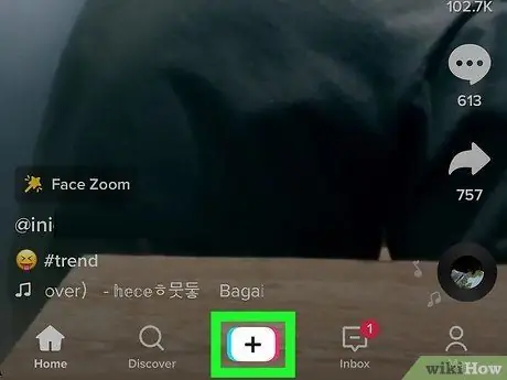 Dodaj naklejki do filmów TikTok na iPhonie lub iPadzie Krok 2