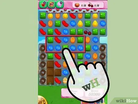 Chơi Candy Crush Saga Bước 2