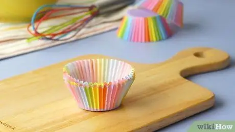 ያለ Cupcake Pan ደረጃ 1 ኬክ ኬኮች