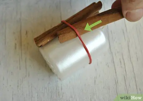 Faire une bougie parfumée à la cannelle Étape 11