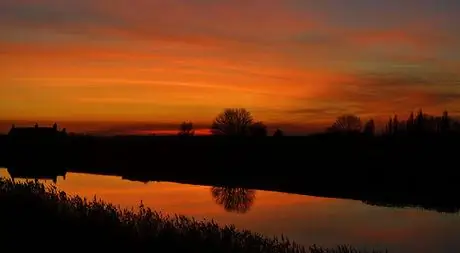 Parfois, la meilleure lumière se produit peu de temps après le coucher du soleil, comme celle-ci dix minutes plus tard. Ne le manquez pas