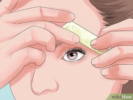 Réparer les sourcils touffus Étape 8