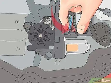 Reparar las ventanas del coche eléctrico Paso 41