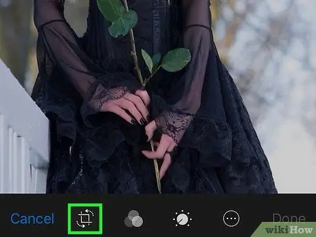 I-crop at I-edit ang Mga Larawan sa iPhone, iPod, at iPad Hakbang 5