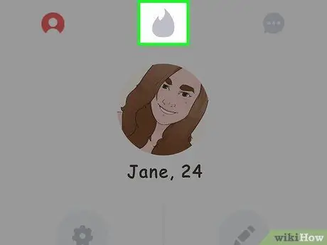 Izmantojiet lietotni Tinder 21. darbība