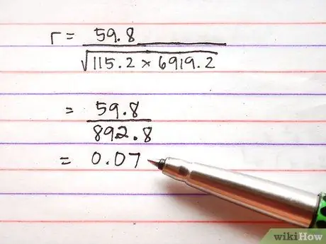 Calcular el coeficiente de correlación del momento del producto Paso 4