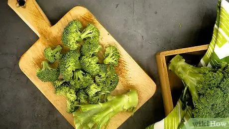 Steam Broccoli Nang Walang Steamer Hakbang 12