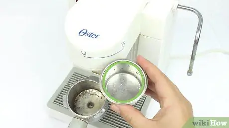 Utilizați un Espresso Maker Pasul 3