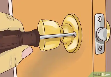 Remove a Doorknob Step 1