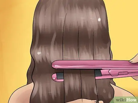 Do a Neat Middle Height Ponytail Step 1