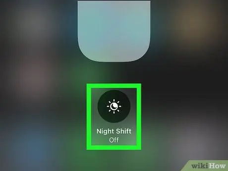 Aktywuj funkcję Night Shift na iPhonie Krok 3